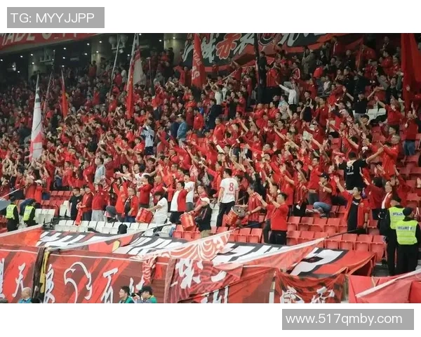 精彩对决直播恒大与申花巅峰之战共同见证足球盛宴